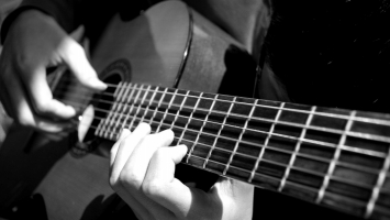 Cách đệm đàn guitar acoustic